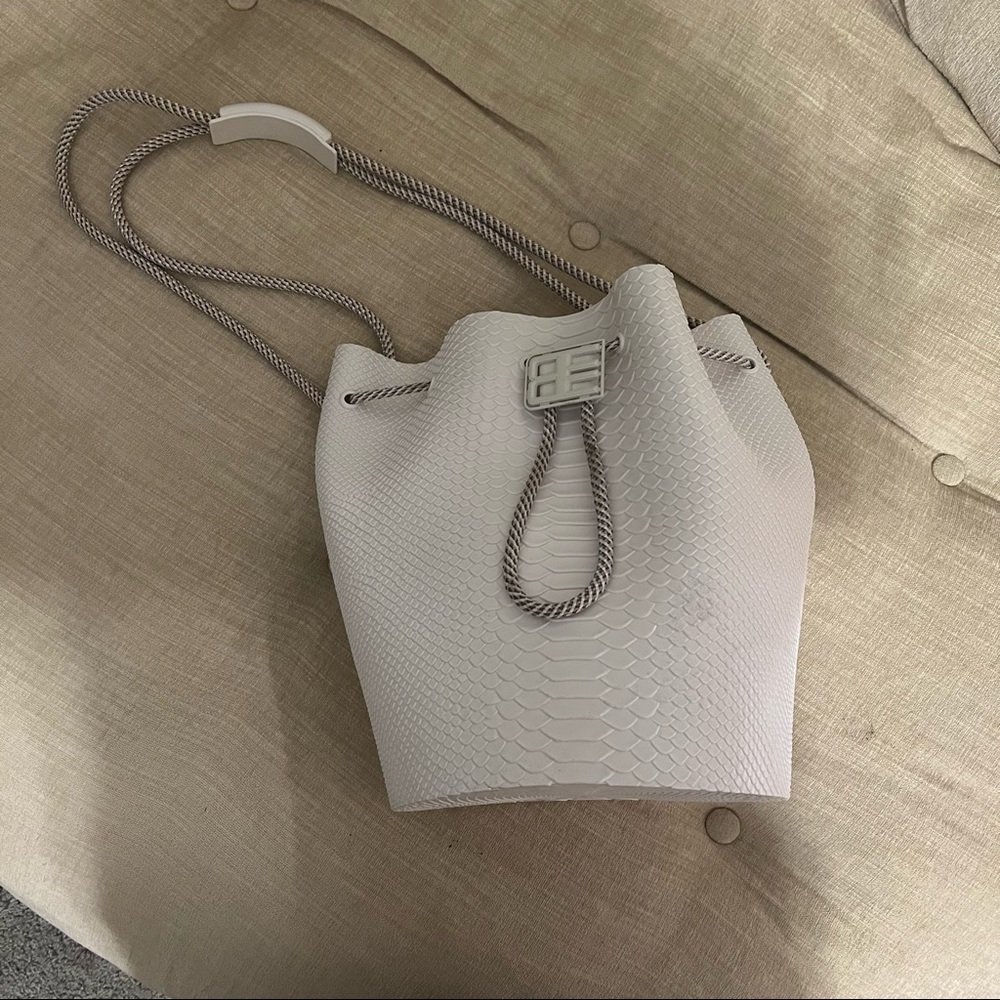 White Melisa Drawstring Bag with Wristlet